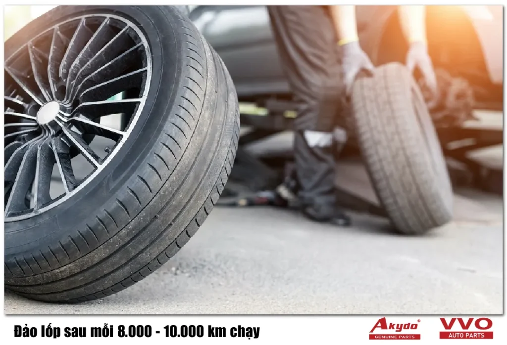 Đảo lốp sau mỗi 8.000 - 10.000 km chạy