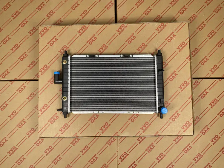 Két Nước Cherry QQ 2010 Số tự động | Két nước ô tô VVO