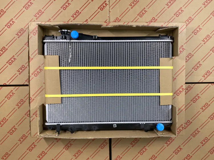 Két Nước Toyota Crown 1992 - 1996 Số sàn | Két nước ô tô VVO