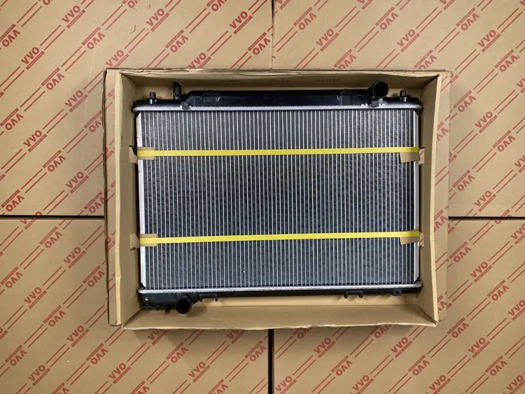 Két Nước Toyota Previa 1992 - 1999 Số sàn | Két nước ô tô VVO