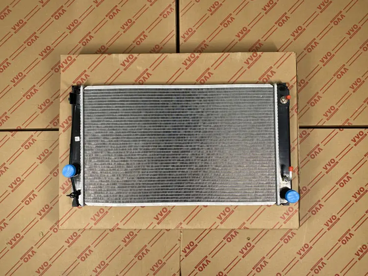 Két Nước Toyota Previa 1992 - 2012 Số tự động | Két nước ô tô VVO - Previa (2008-2012)