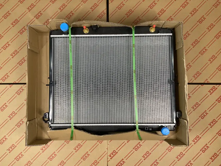 Két Nước Toyota Land Cruiser 1992 - 2013 Số tự động | Két nước ô tô VVO - Land Cruiser ống ti ô quy sang bên trái (1998-2007)