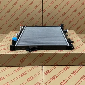 Két Nước Isuzu D-Max 2004 - 2017 Số tự động | Két nước ô tô VVO