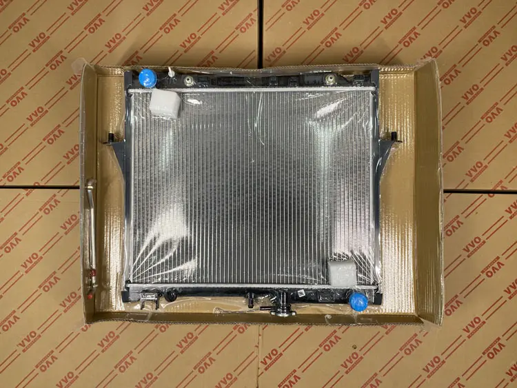 Két Nước Isuzu D-Max 2004 - 2017 Số tự động | Két nước ô tô VVO - D-max (2004-2012)