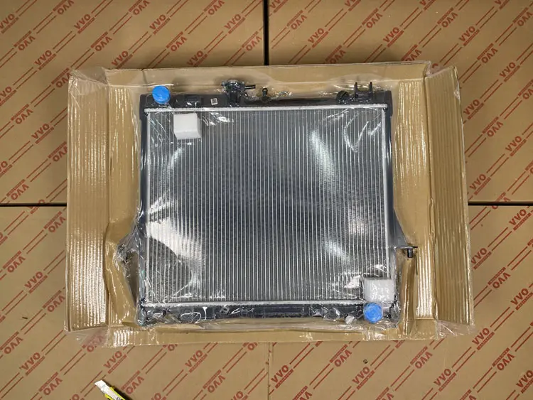 Két Nước Isuzu D-max 2004 - 2017 Số sàn | Két nước ô tô VVO - D-max (2004-2012)