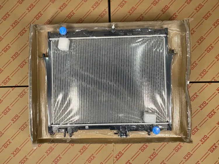 Két Nước Isuzu D-max 2004 - 2017 Số sàn | Két nước ô tô VVO - D-Max (2012-2017)