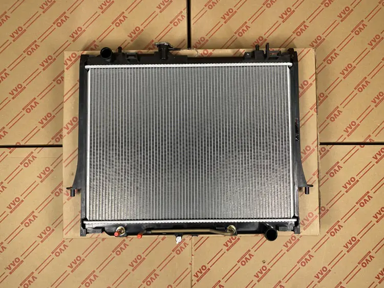 Két Nước Isuzu Mu-X 2018 - 2021 Số tự động | Két nước ô tô VVO