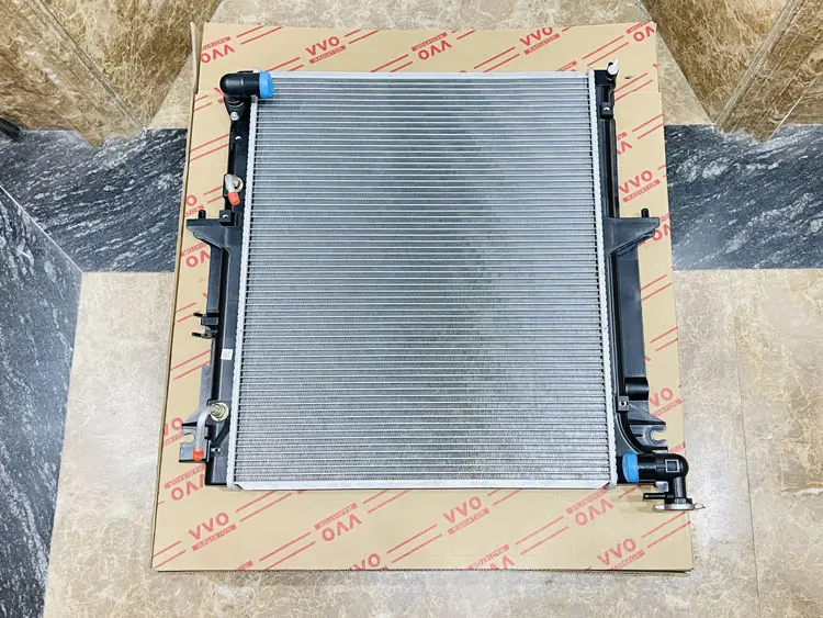 Két Nước Mitsubishi Pajero Sport Số tự động | Két nước ô tô VVO