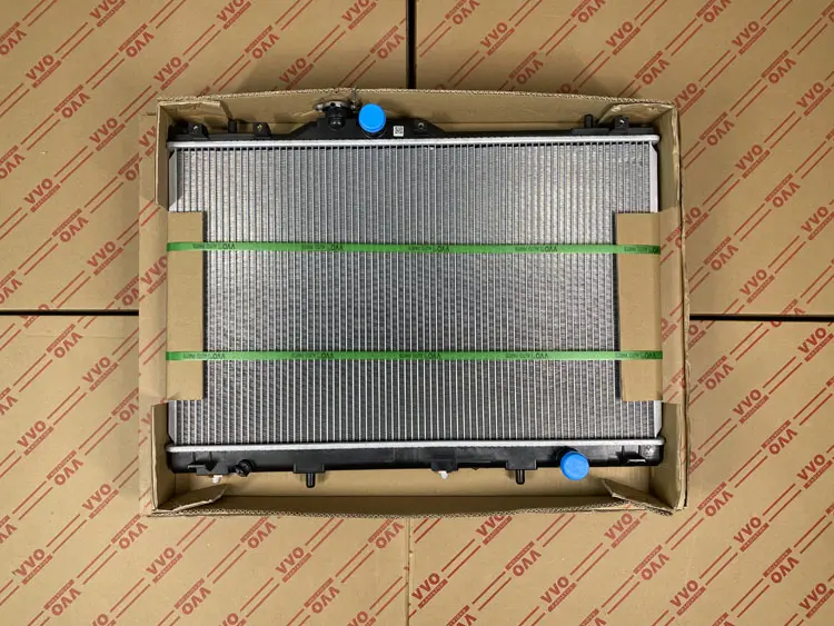 Két Nước Mitsubishi Zinger Số tự động | Két nước ô tô VVO