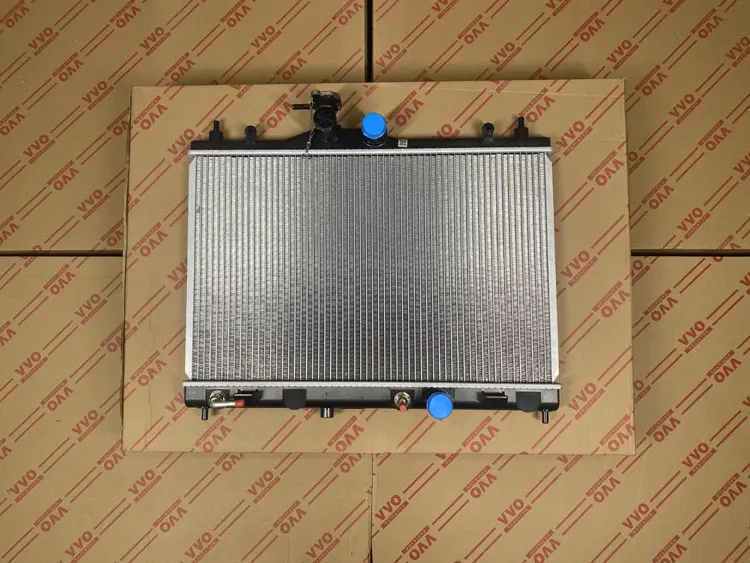 Két Nước Nissan Bluebird 2004 - 2009 Số tự động | Két nước ô tô VVO