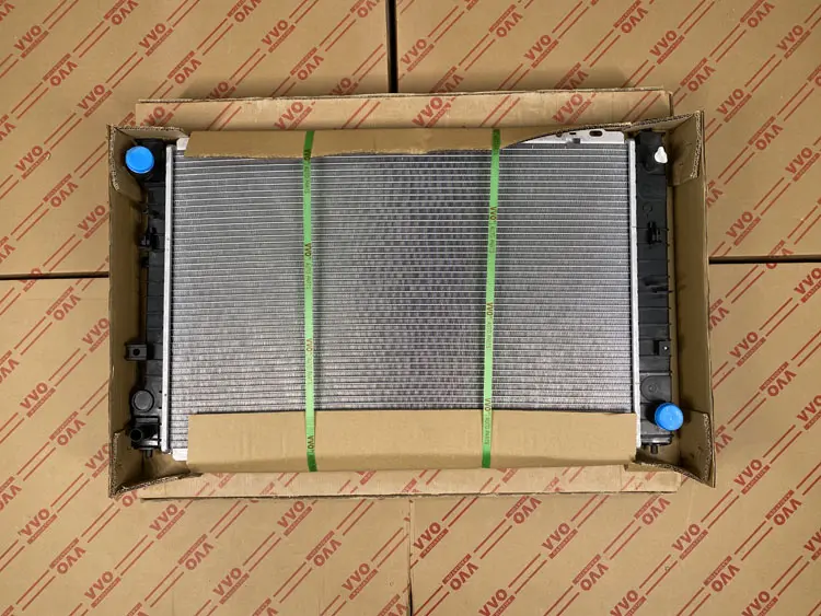 Két Nước Ford Escape 2001 - 2008 Số sàn | Két nước ô tô VVO