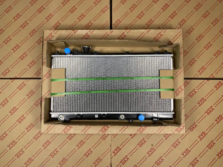 Két Nước Ford Laser 2000 - 2006 Số tự động | Két nước ô tô VVO