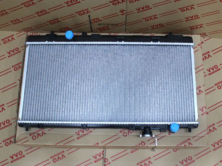 Két Nước Ford Laser 2000 - 2006 Số sàn | Két nước ô tô VVO