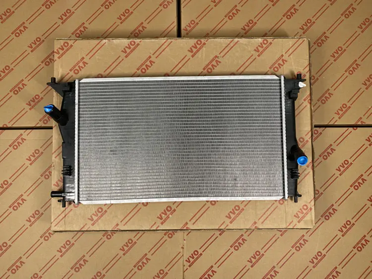 Két Nước Mazda 5 Số tự động | Két nước ô tô VVO