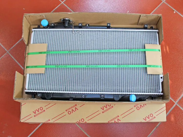 Két Nước Kia Spectra Số sàn | Két nước ô tô VVO