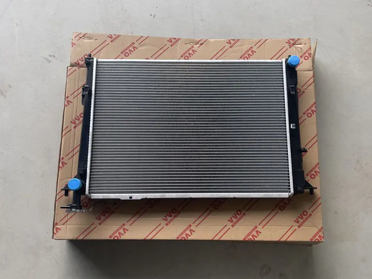 Két Nước Kia Sorento 2010 - 2013 Số sàn | Két nước ô tô VVO - Sorento (2010-2013)