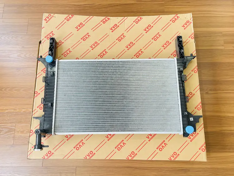 Két Nước Hyundai Solati 2017 - 2022 Số sàn | Két nước ô tô VVO