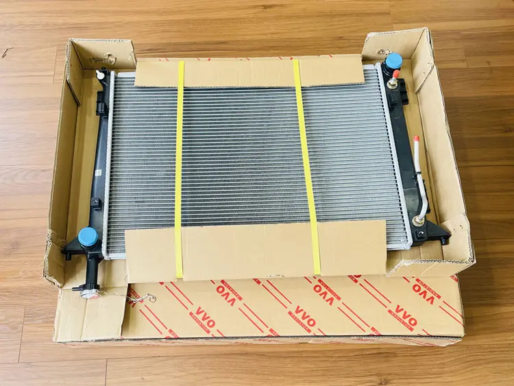 Két Nước Kia Sedona 2018 - 2021 Số tự động | Két nước ô tô VVO