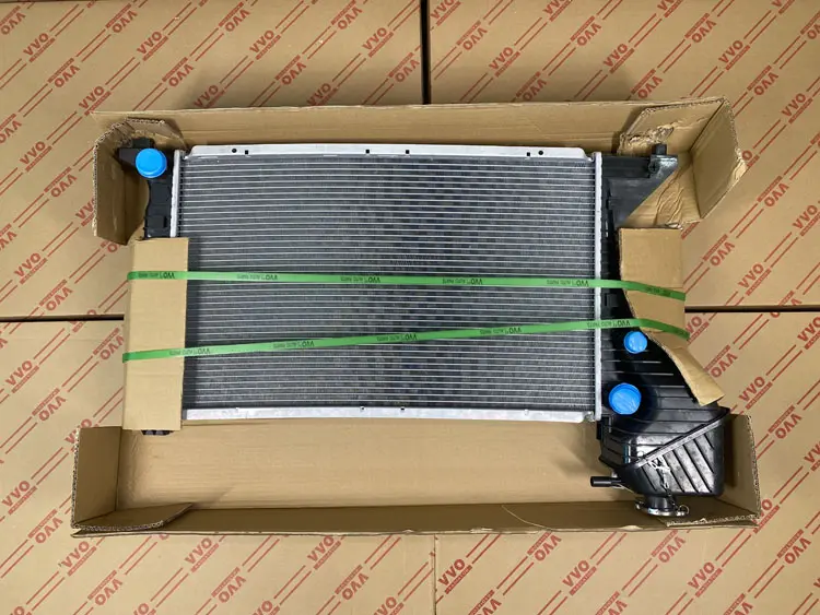 Két Nước Mercedes Sprinter 2005 - 2012 Số sàn | Két nước ô tô VVO