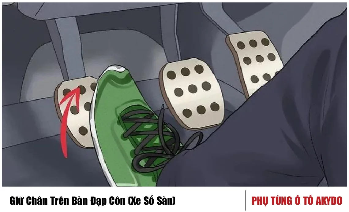 Giữ Chân Trên Bàn Đạp Côn (Xe Số Sàn)