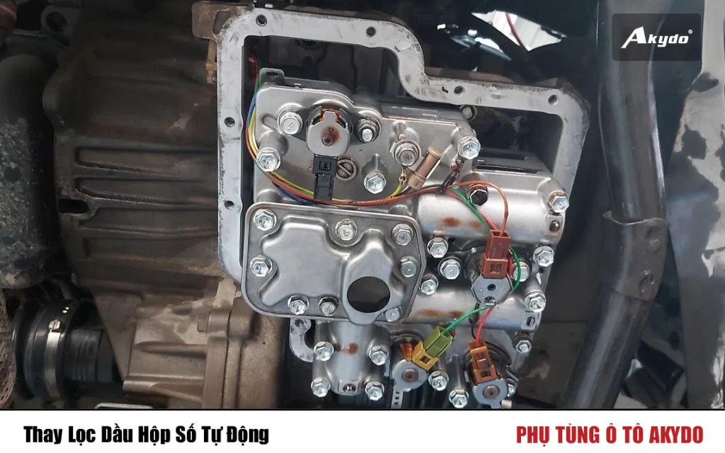 Thay Lọc Dầu Hộp Số Tự Động